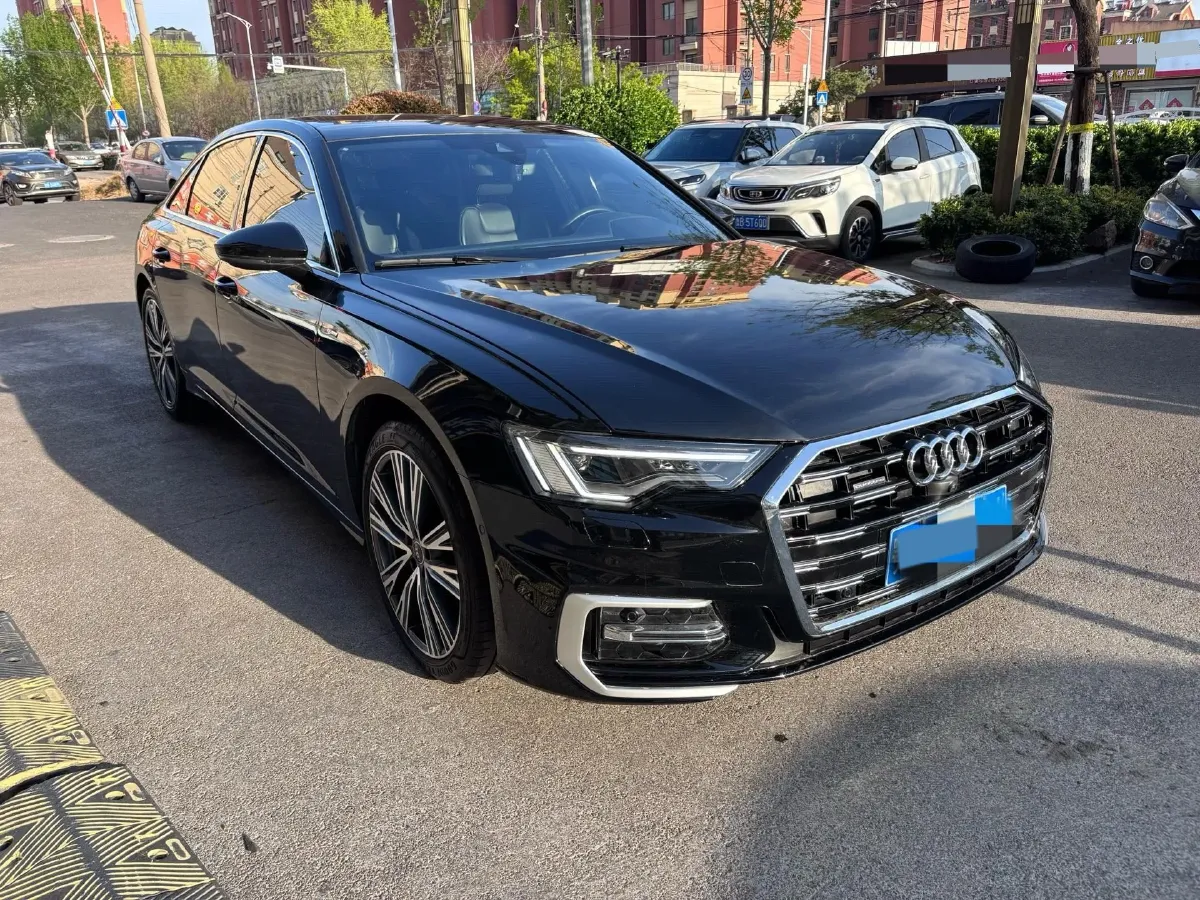 2024 Audi A6L 2.0T 245HP L4 7DCT,autocango,china used car exporter,china ev exporter,chinese used car exporter,chinese used ev exporter