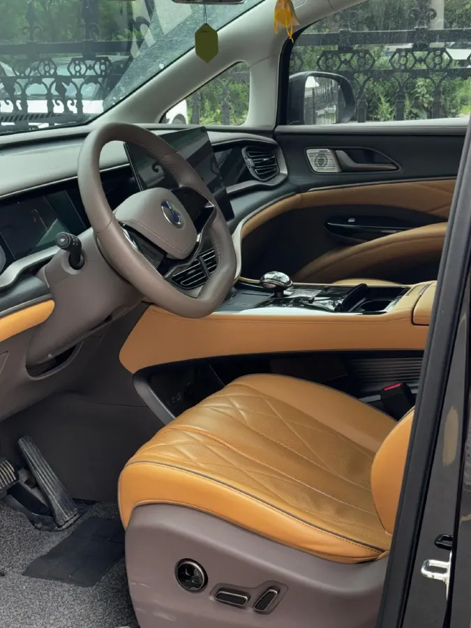 2022 Mercedes-Benz GLC Class 2.0T 197HP L4 9AT,autocango,china used car exporter,china ev exporter,chinese used car exporter,chinese used ev exporter