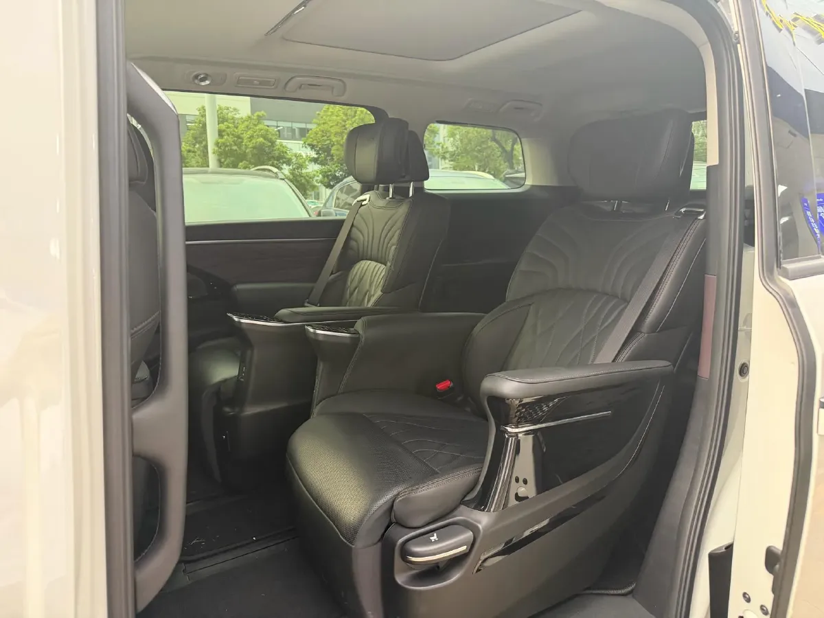 2024 GAC Trumpchi M8 2.0T 252HP L4 8AT,autocango,china used car exporter,china ev exporter,chinese used car exporter,chinese used ev exporter