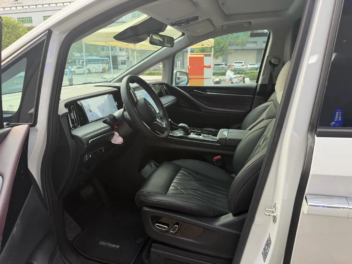 2024 GAC Trumpchi M8 2.0T 252HP L4 8AT,autocango,china used car exporter,china ev exporter,chinese used car exporter,chinese used ev exporter