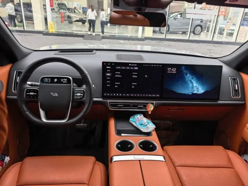 2023 Li L8 Range Extended 154HP REEV 40.9KWH,autocango,china used car exporter,china ev exporter,chinese used car exporter,chinese used ev exporter