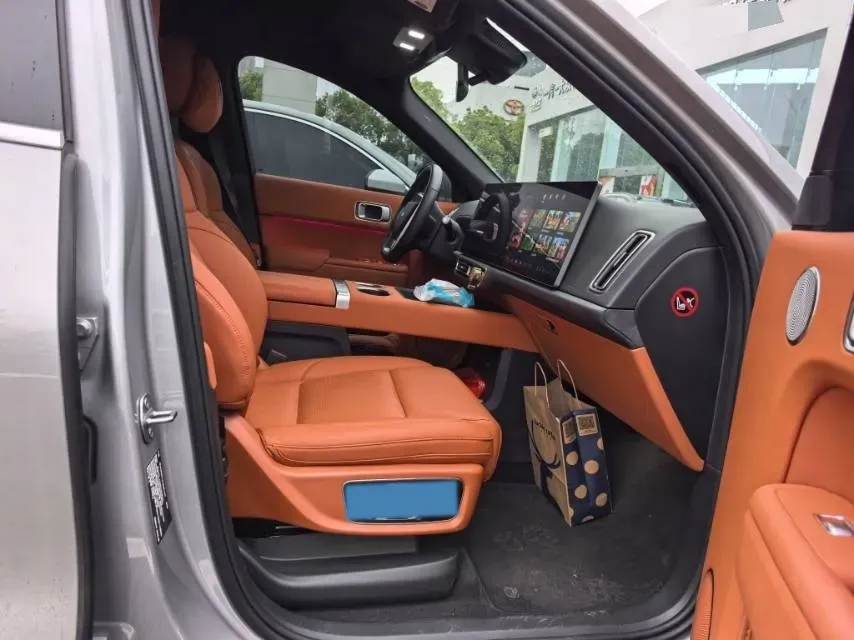 2023 Li L8 Range Extended 154HP REEV 40.9KWH,autocango,china used car exporter,china ev exporter,chinese used car exporter,chinese used ev exporter