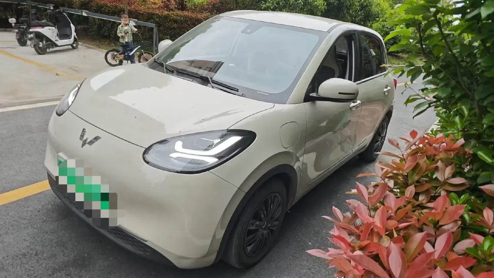 2023 WuLing BinGuo BEV 31.9KWH,autocango,china used car exporter,china ev exporter,chinese used car exporter,chinese used ev exporter