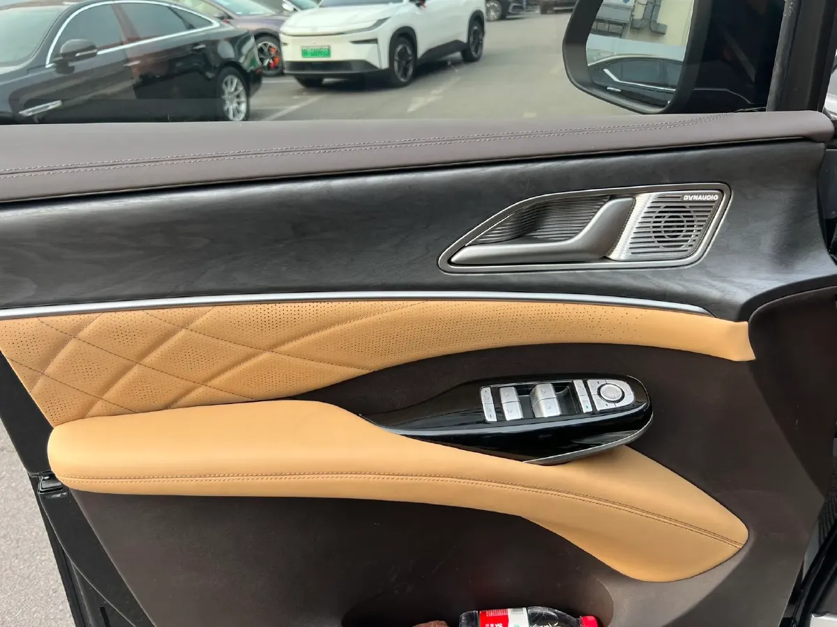 2024 Denza D9 1.5T 139HP L4 E-CVT PHEV 40KWH,autocango,china used car exporter,china ev exporter,chinese used car exporter,chinese used ev exporter