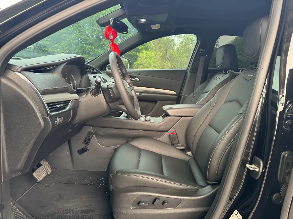 2021 Cadillac XT4 2.0T 237HP L4 9AT,autocango,china used car exporter,china ev exporter,chinese used car exporter,chinese used ev exporter