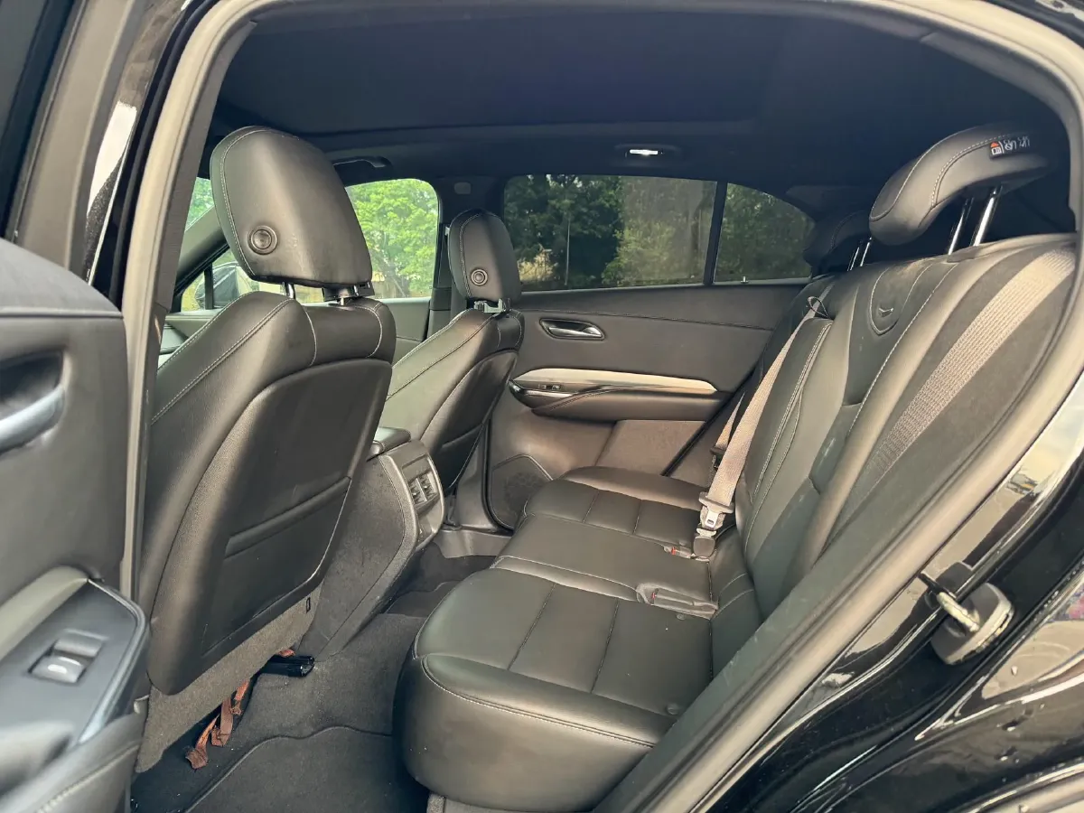 2021 Cadillac XT4 2.0T 237HP L4 9AT,autocango,china used car exporter,china ev exporter,chinese used car exporter,chinese used ev exporter