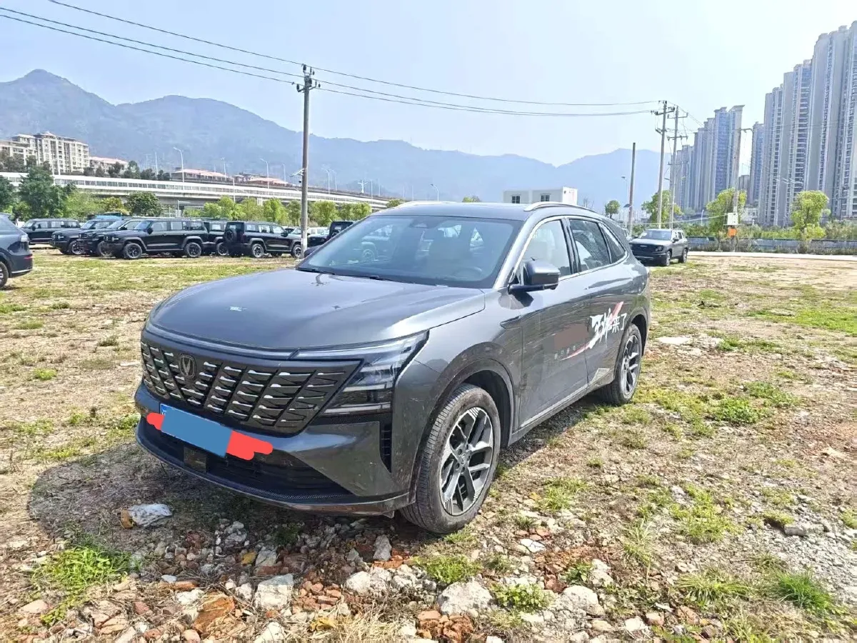 2025 ChangAn CS75 Plus 1.5T 192HP L4 8AT,autocango,china used car exporter,china ev exporter,chinese used car exporter,chinese used ev exporter