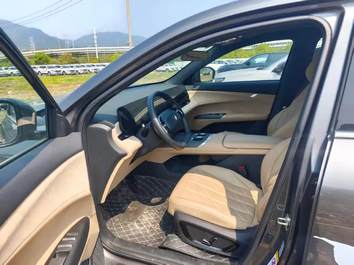 2025 ChangAn CS75 Plus 1.5T 192HP L4 8AT,autocango,china used car exporter,china ev exporter,chinese used car exporter,chinese used ev exporter