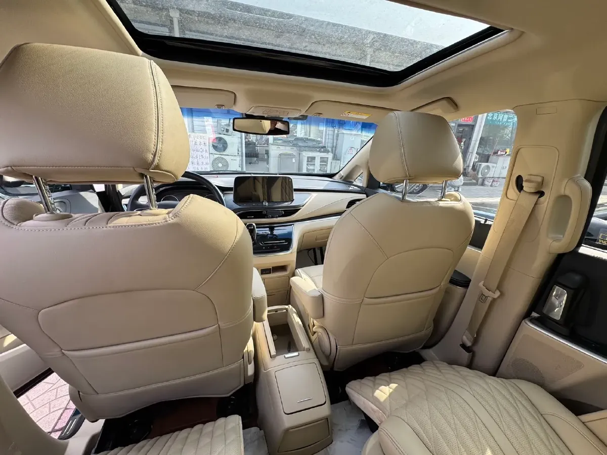 2023 Buick GL8 2.0T 237HP L4 9AT,autocango,china used car exporter,china ev exporter,chinese used car exporter,chinese used ev exporter