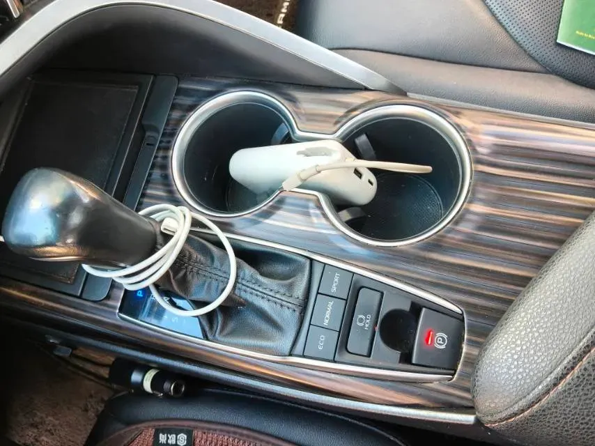 2019 Toyota Camry 2.5L 209HP L4 8AT,autocango,china used car exporter,china ev exporter,chinese used car exporter,chinese used ev exporter