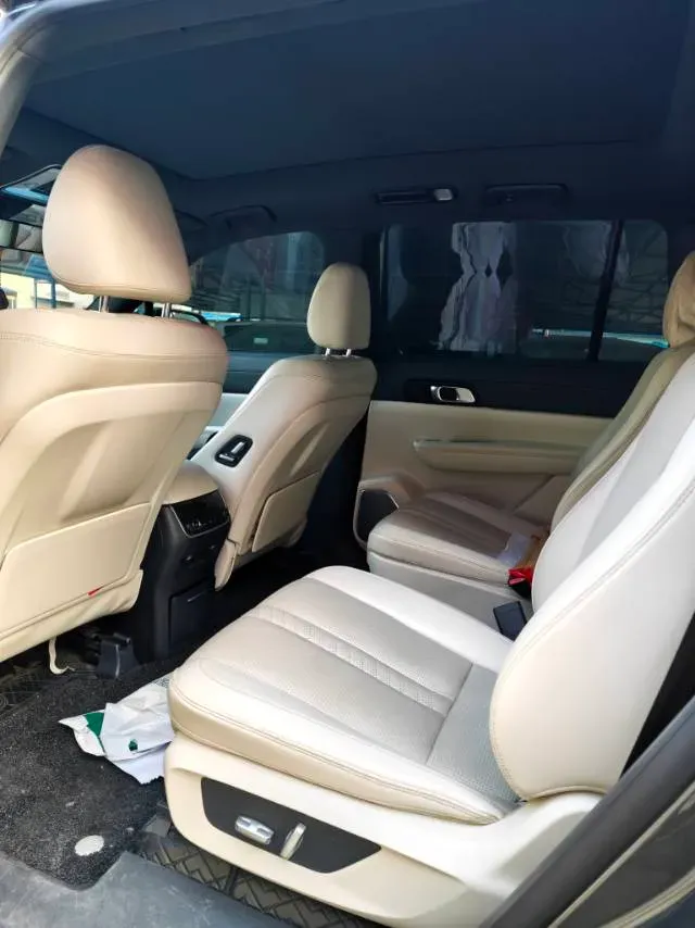 2020 Li ONE Range Extended 131HP REEV 40.5KWH,autocango,china used car exporter,china ev exporter,chinese used car exporter,chinese used ev exporter