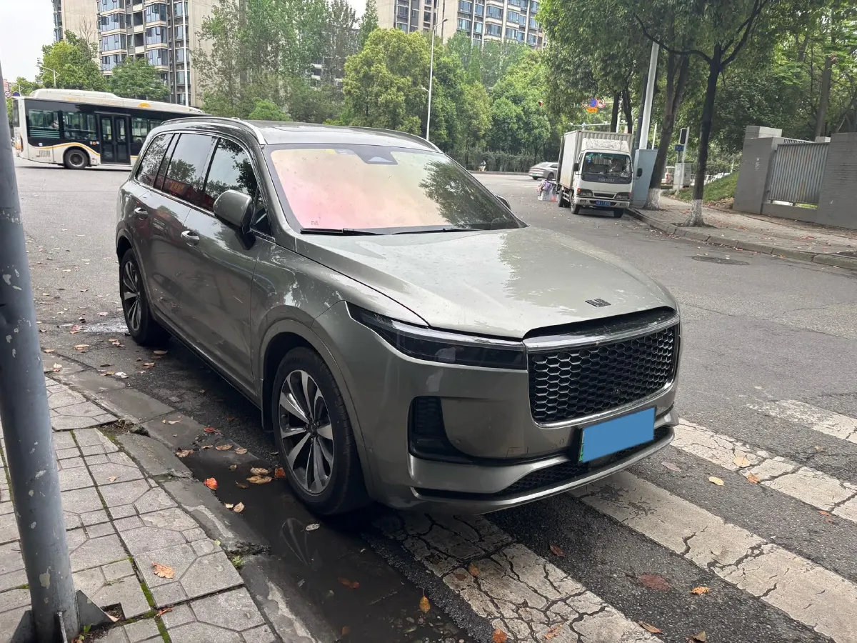 2021 Li ONE Range Extended 131HP REEV 40.5KWH,autocango,china used car exporter,china ev exporter,chinese used car exporter,chinese used ev exporter