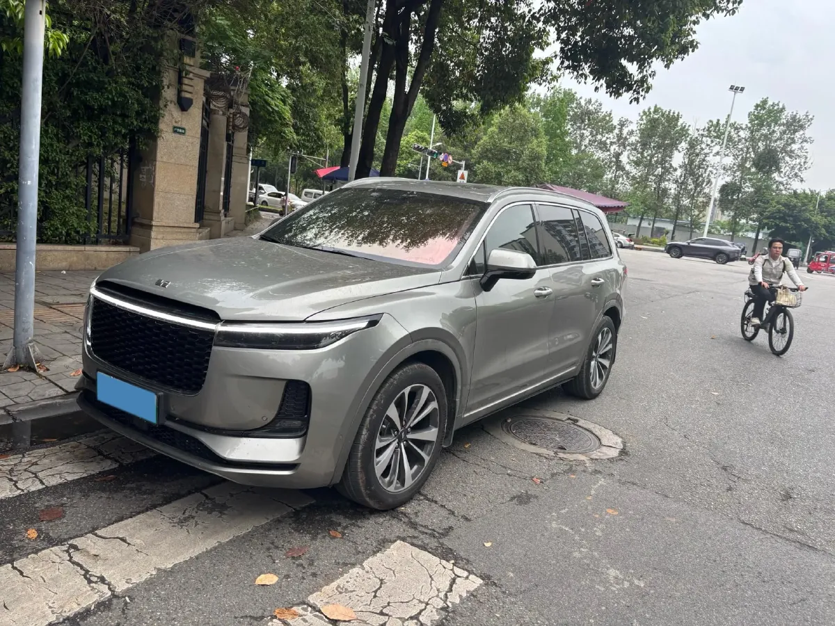 2021 Li ONE Range Extended 131HP REEV 40.5KWH,autocango,china used car exporter,china ev exporter,chinese used car exporter,chinese used ev exporter