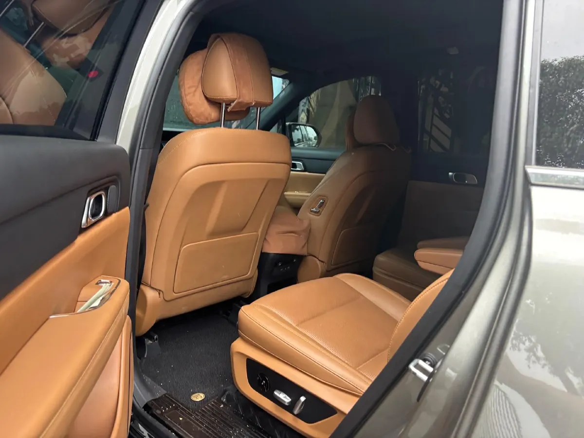 2021 Li ONE Range Extended 131HP REEV 40.5KWH,autocango,china used car exporter,china ev exporter,chinese used car exporter,chinese used ev exporter