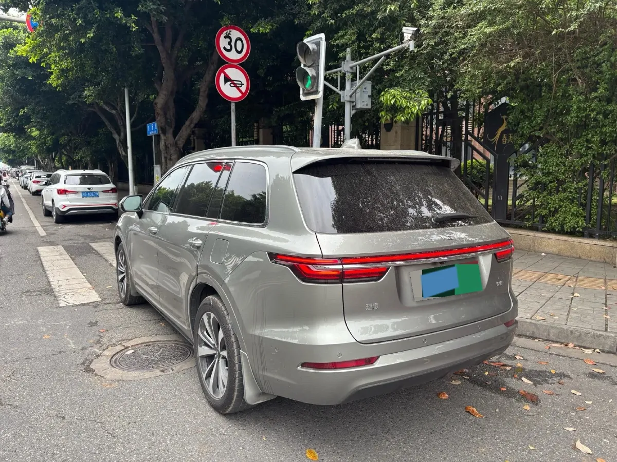 2021 Li ONE Range Extended 131HP REEV 40.5KWH,autocango,china used car exporter,china ev exporter,chinese used car exporter,chinese used ev exporter