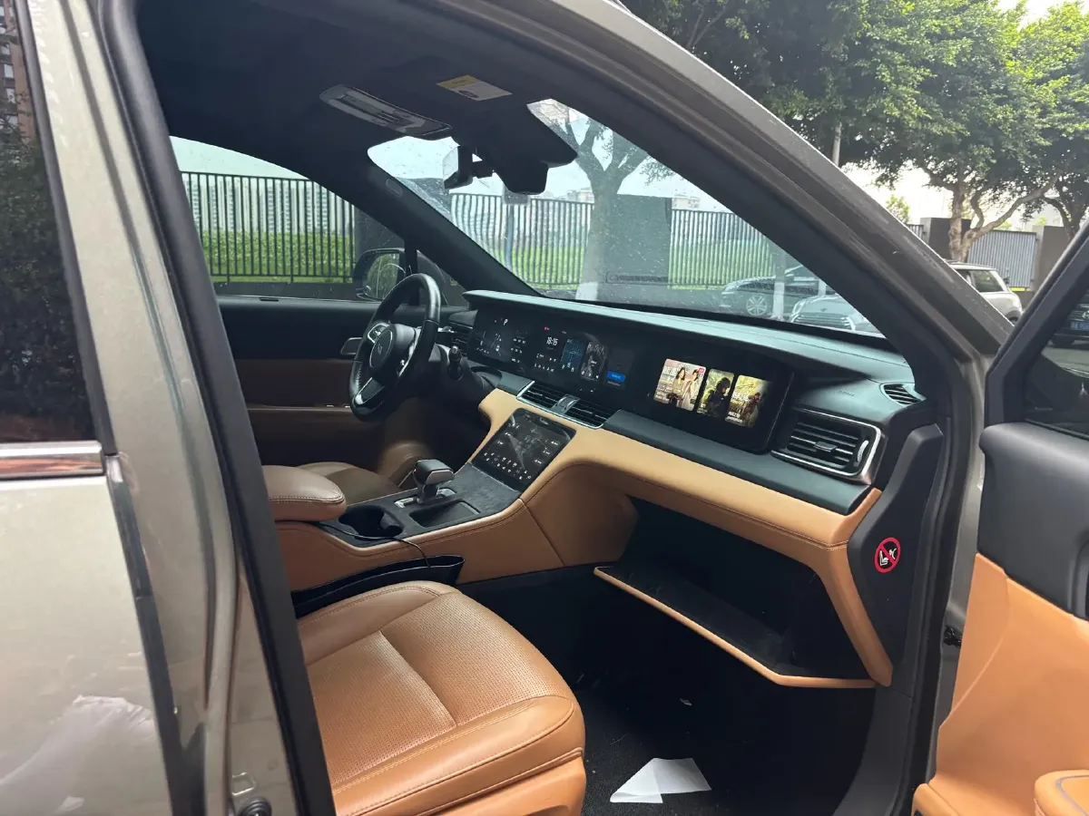 2021 Li ONE Range Extended 131HP REEV 40.5KWH,autocango,china used car exporter,china ev exporter,chinese used car exporter,chinese used ev exporter