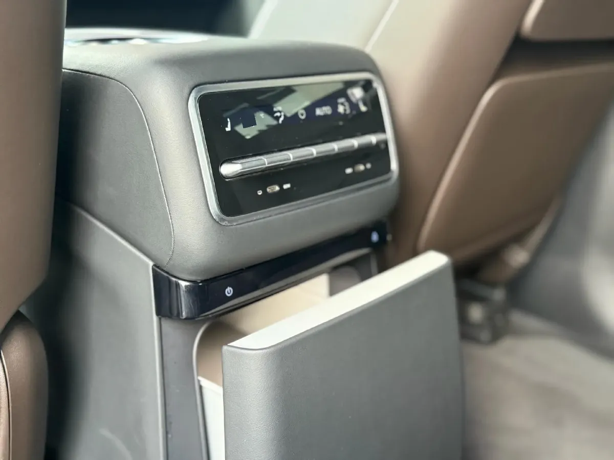 2022 Li L9 Range Extended 154HP REEV 42.6KWH,autocango,china used car exporter,china ev exporter,chinese used car exporter,chinese used ev exporter