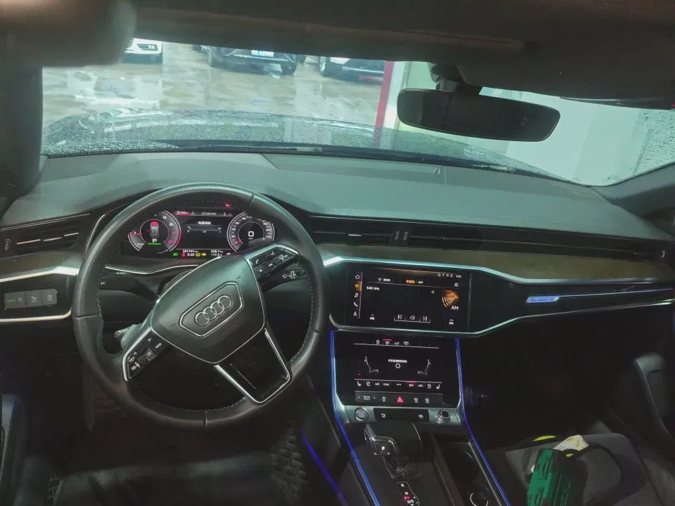 2020 Audi A6L 2.0T 224HP L4 7DCT,autocango,china used car exporter,china ev exporter,chinese used car exporter,chinese used ev exporter