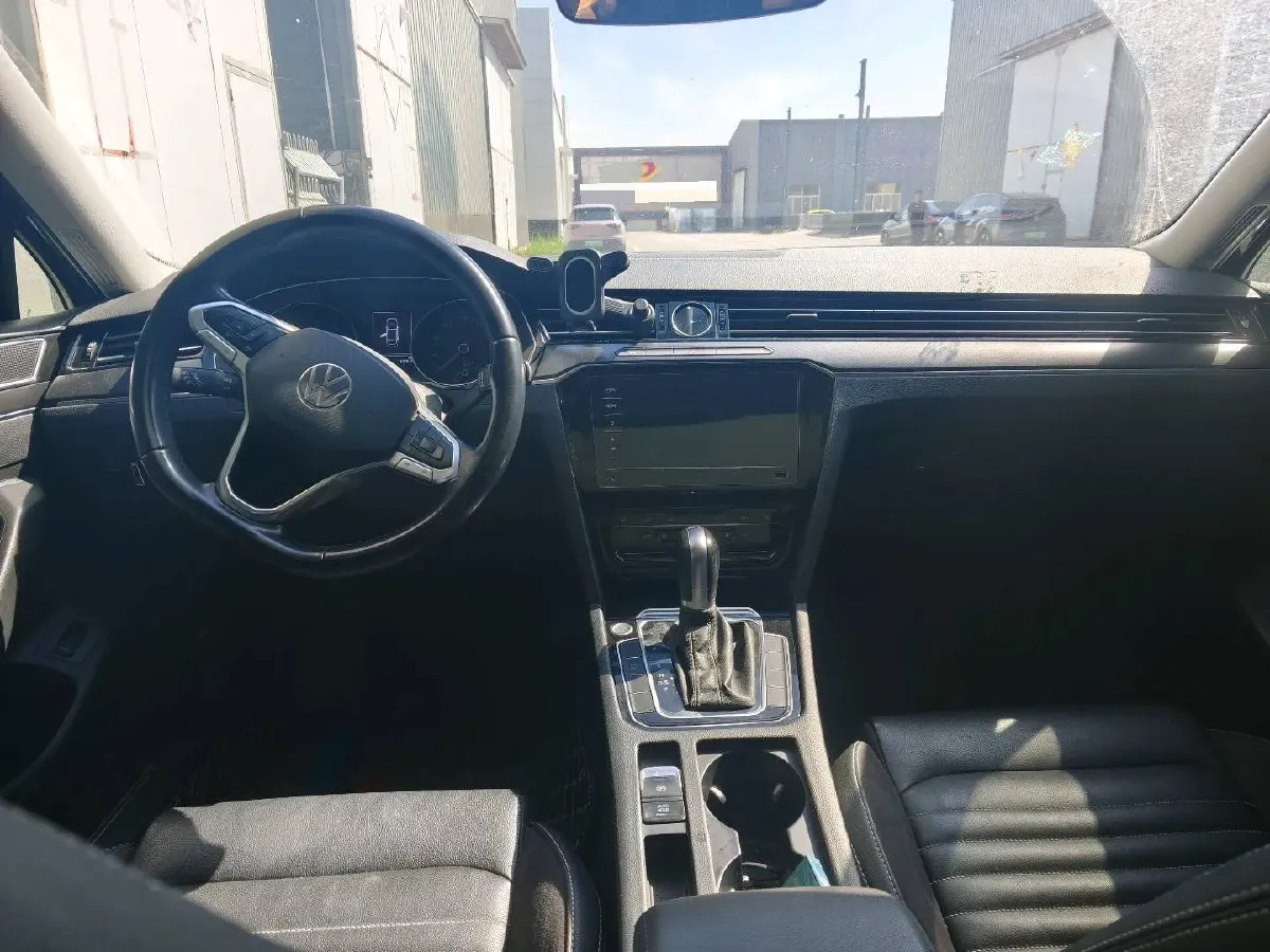 2021 Volkswagen Magotan 2.0T 186HP L4 7DCT,autocango,china used car exporter,china ev exporter,chinese used car exporter,chinese used ev exporter