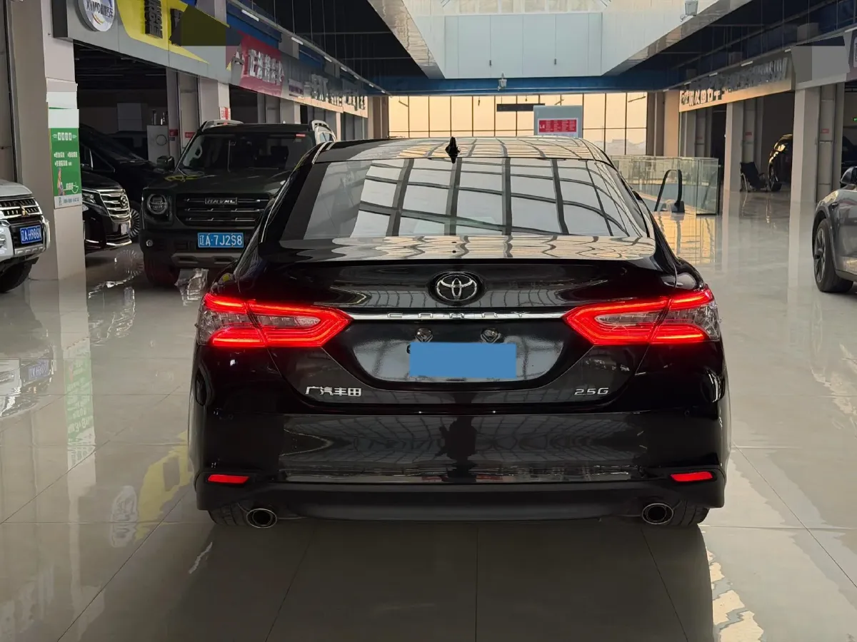 2021 Toyota Camry 2.5L 209HP L4 8AT,autocango,china used car exporter,china ev exporter,chinese used car exporter,chinese used ev exporter
