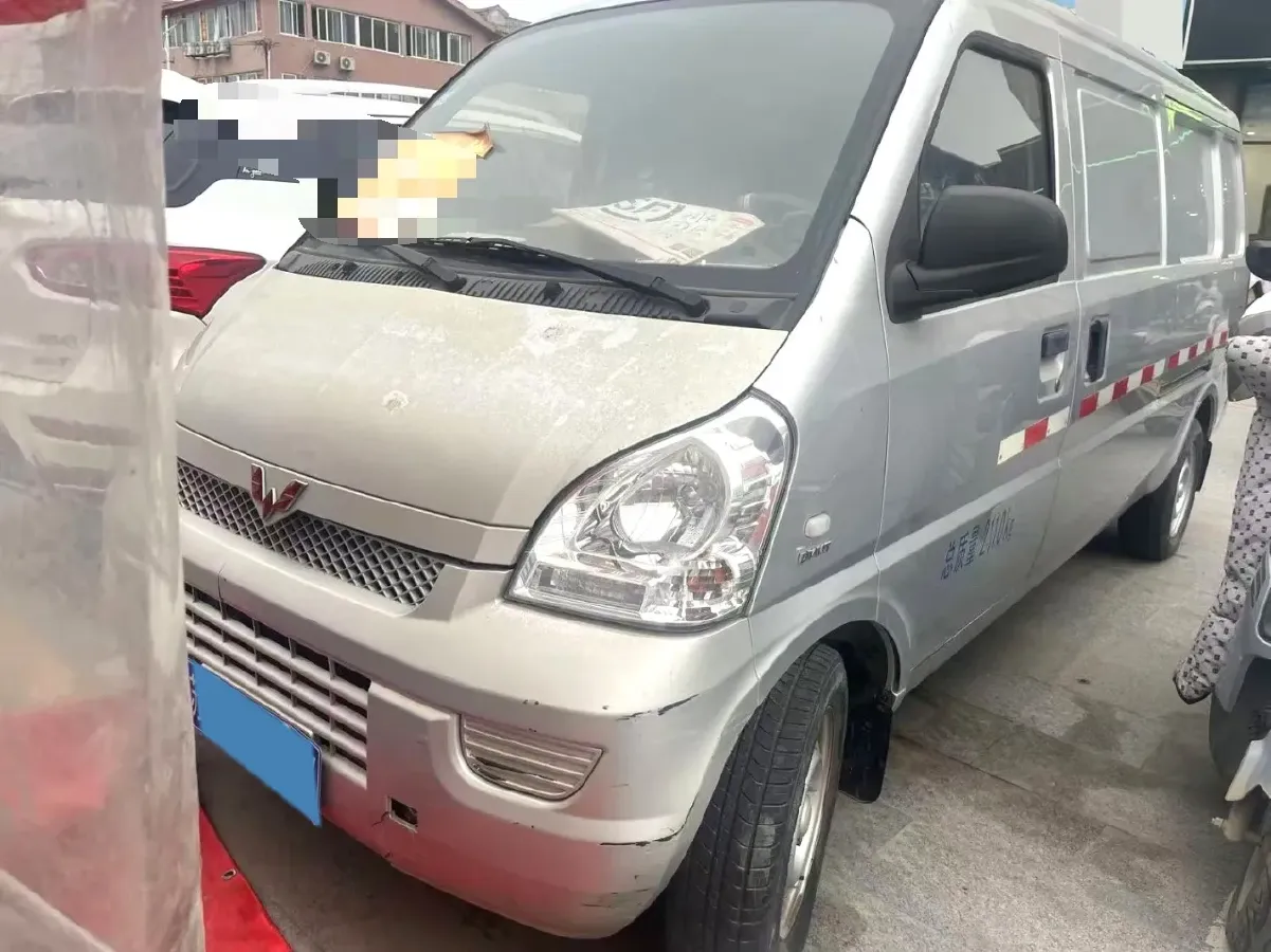 2019 WuLing RongGuang 1.5L 107HP L4 5MT,autocango,china used car exporter,china ev exporter,chinese used car exporter,chinese used ev exporter