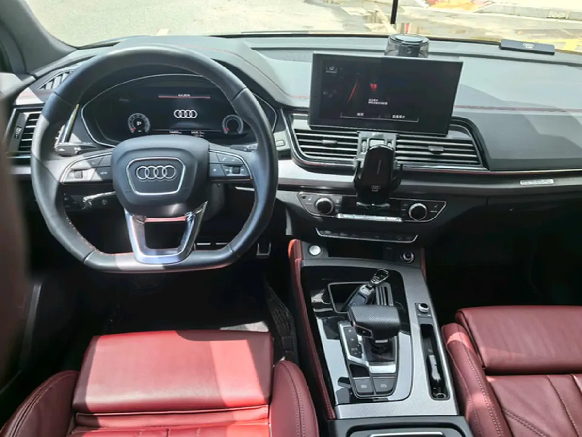 2024 Audi Q5L 2.0T 245HP L4 7DCT,autocango,china used car exporter,china ev exporter,chinese used car exporter,chinese used ev exporter