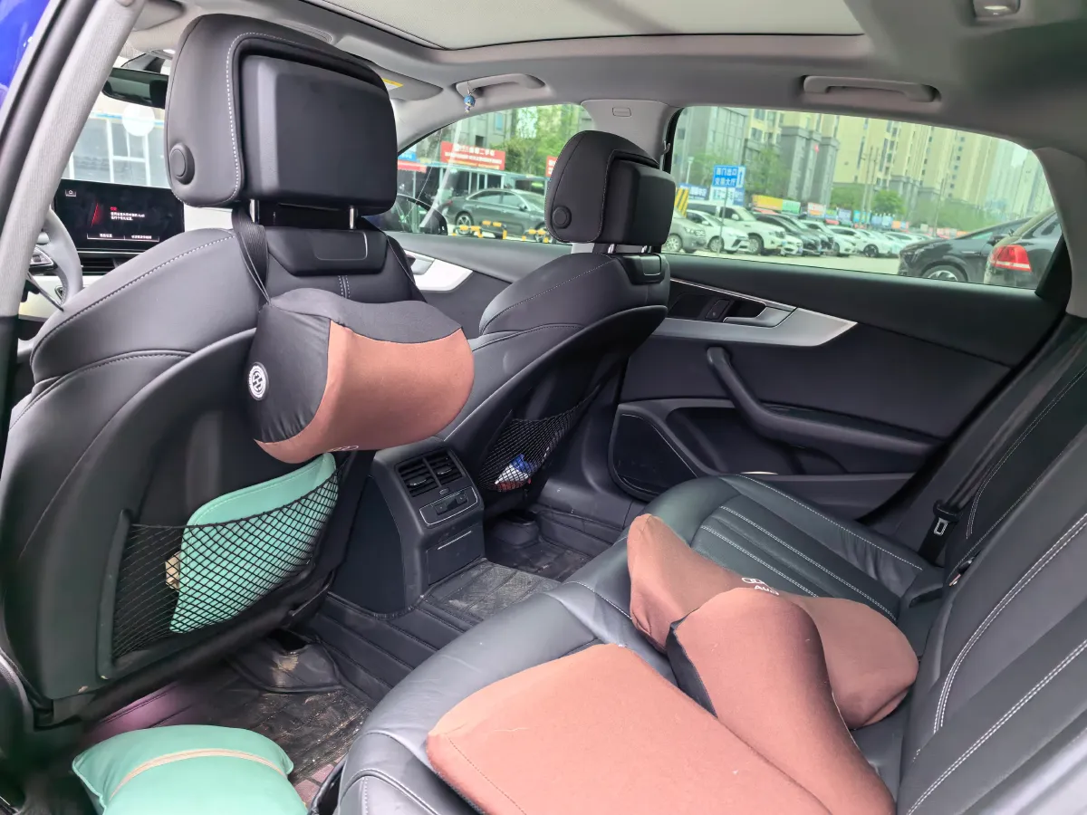 2020 Audi A4L 2.0T 190HP L4 7DCT,autocango,china used car exporter,china ev exporter,chinese used car exporter,chinese used ev exporter