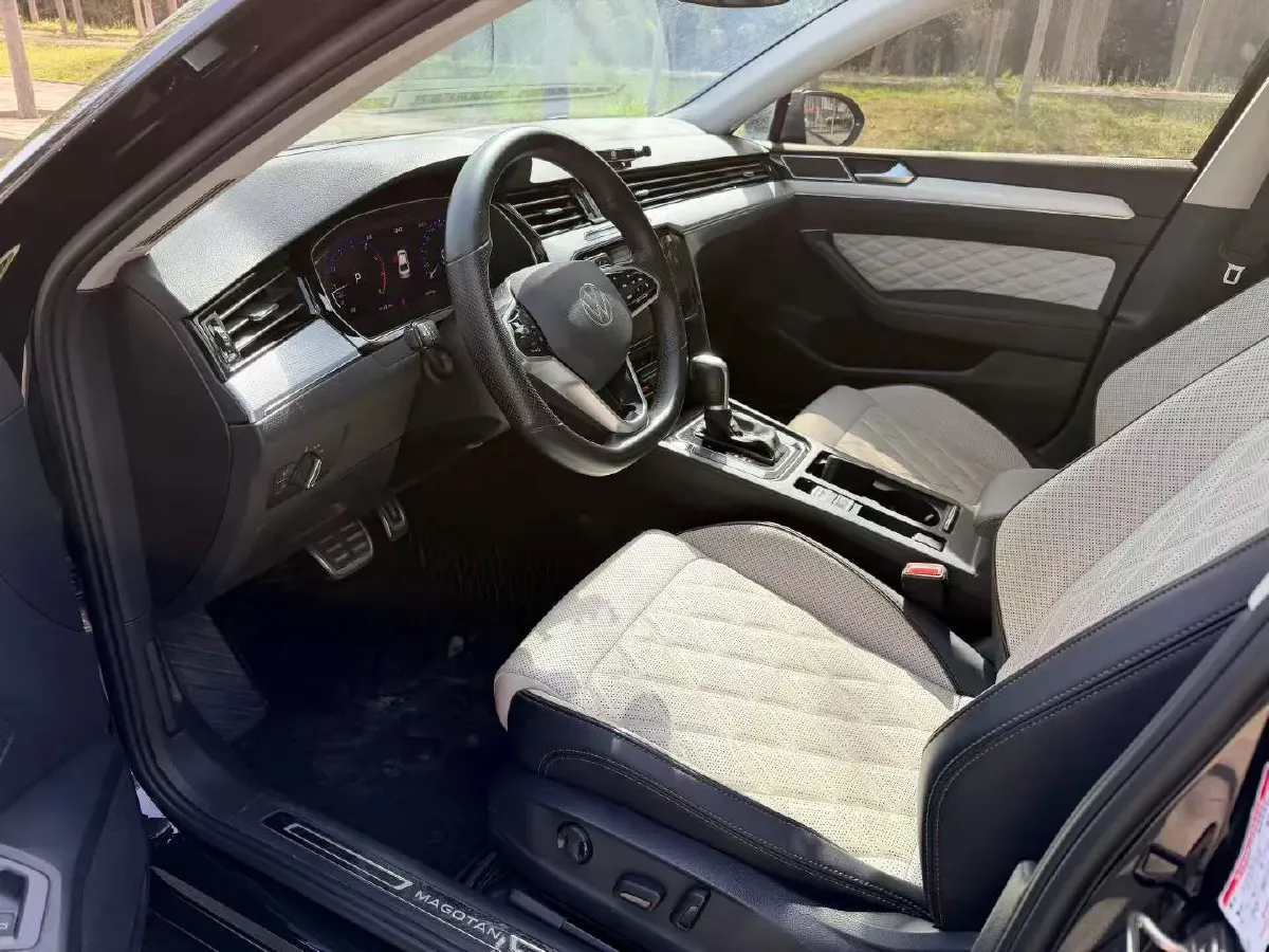 2024 Volkswagen Magotan 2.0T 186HP L4 7DCT,autocango,china used car exporter,china ev exporter,chinese used car exporter,chinese used ev exporter