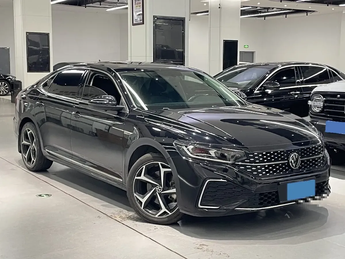 2023 Volkswagen Passat 2.0T 186HP L4 7DCT,autocango,china used car exporter,china ev exporter,chinese used car exporter,chinese used ev exporter