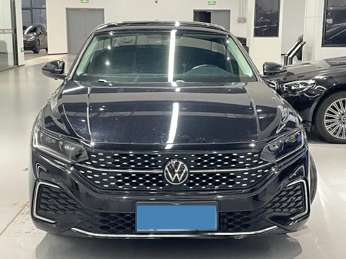 2023 Volkswagen Passat 2.0T 186HP L4 7DCT,autocango,china used car exporter,china ev exporter,chinese used car exporter,chinese used ev exporter
