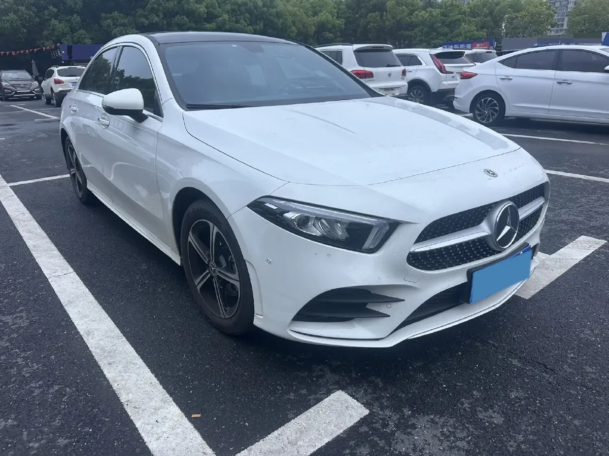 2022 Mercedes-Benz A Class 1.3T 163HP L4 7DCT,autocango,china used car exporter,china ev exporter,chinese used car exporter,chinese used ev exporter