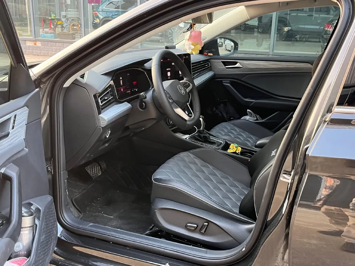 2024 Volkswagen Sagitar 1.5T 160HP L4 7DCT,autocango,china used car exporter,china ev exporter,chinese used car exporter,chinese used ev exporter