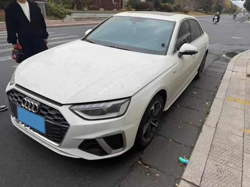 2020 Audi A4L 2.0T 190HP L4 7DCT,autocango,china used car exporter,china ev exporter,chinese used car exporter,chinese used ev exporter
