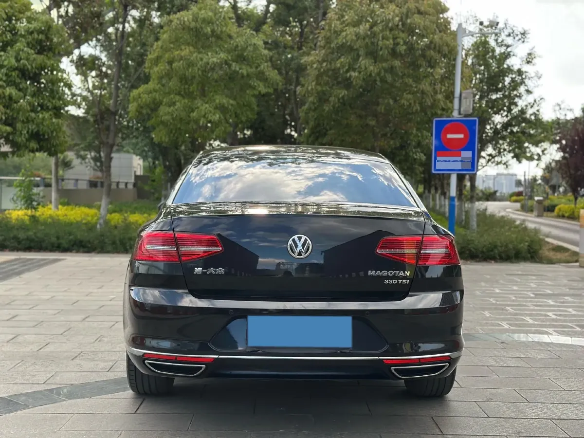 2018 Volkswagen Magotan 1.8T 180HP L4 7DCT,autocango,china used car exporter,china ev exporter,chinese used car exporter,chinese used ev exporter