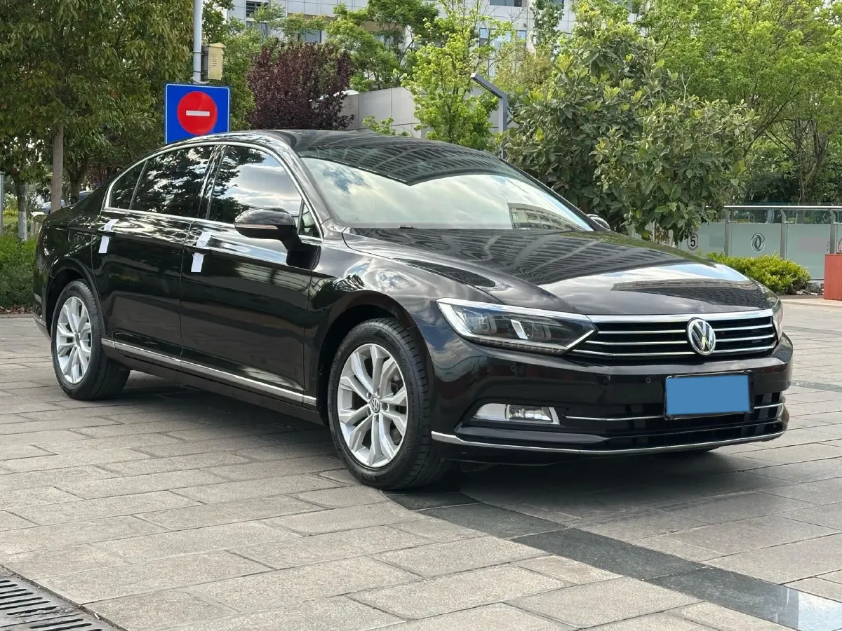 2018 Volkswagen Magotan 1.8T 180HP L4 7DCT,autocango,china used car exporter,china ev exporter,chinese used car exporter,chinese used ev exporter