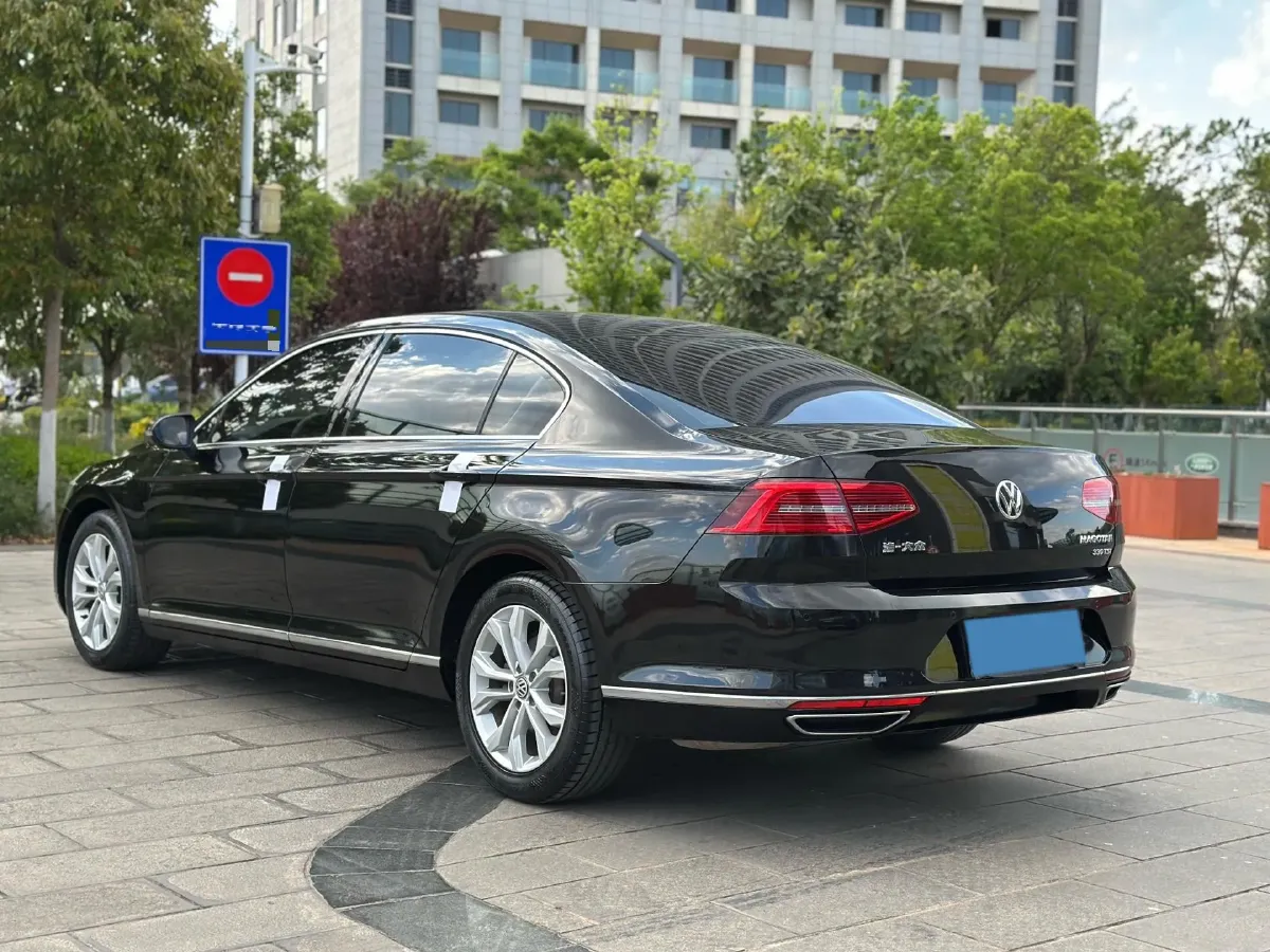 2018 Volkswagen Magotan 1.8T 180HP L4 7DCT,autocango,china used car exporter,china ev exporter,chinese used car exporter,chinese used ev exporter