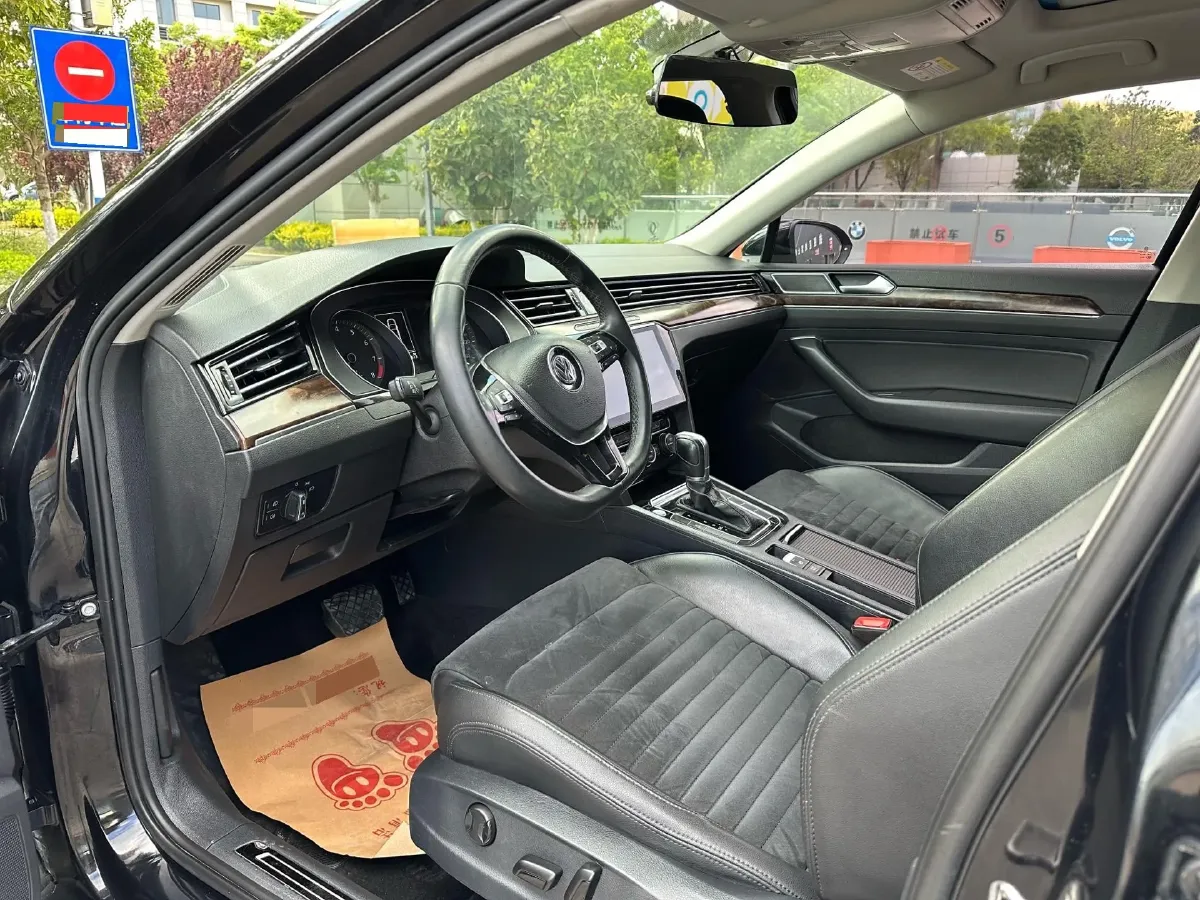 2018 Volkswagen Magotan 1.8T 180HP L4 7DCT,autocango,china used car exporter,china ev exporter,chinese used car exporter,chinese used ev exporter