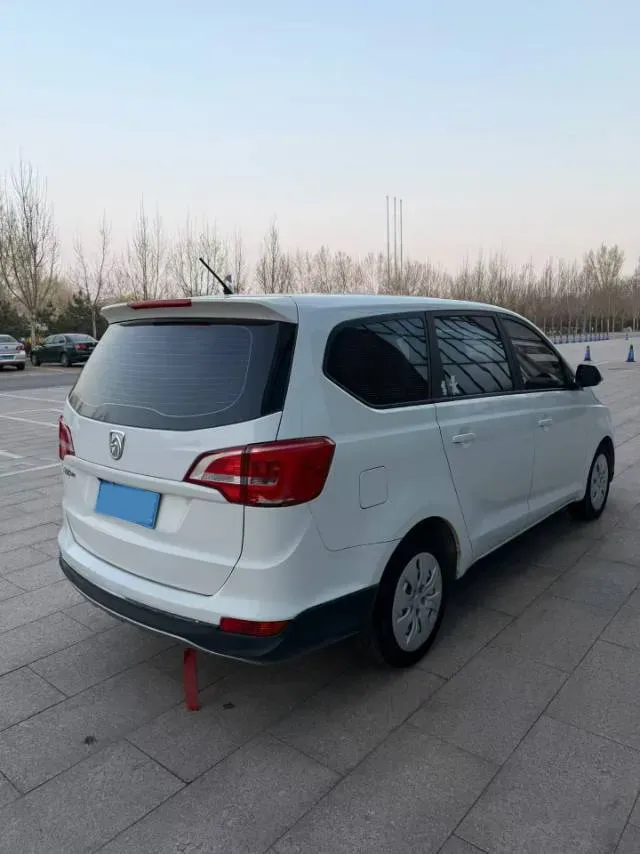 2019 BaoJun 730 1.5L 105HP L4 6MT,autocango,china used car exporter,china ev exporter,chinese used car exporter,chinese used ev exporter