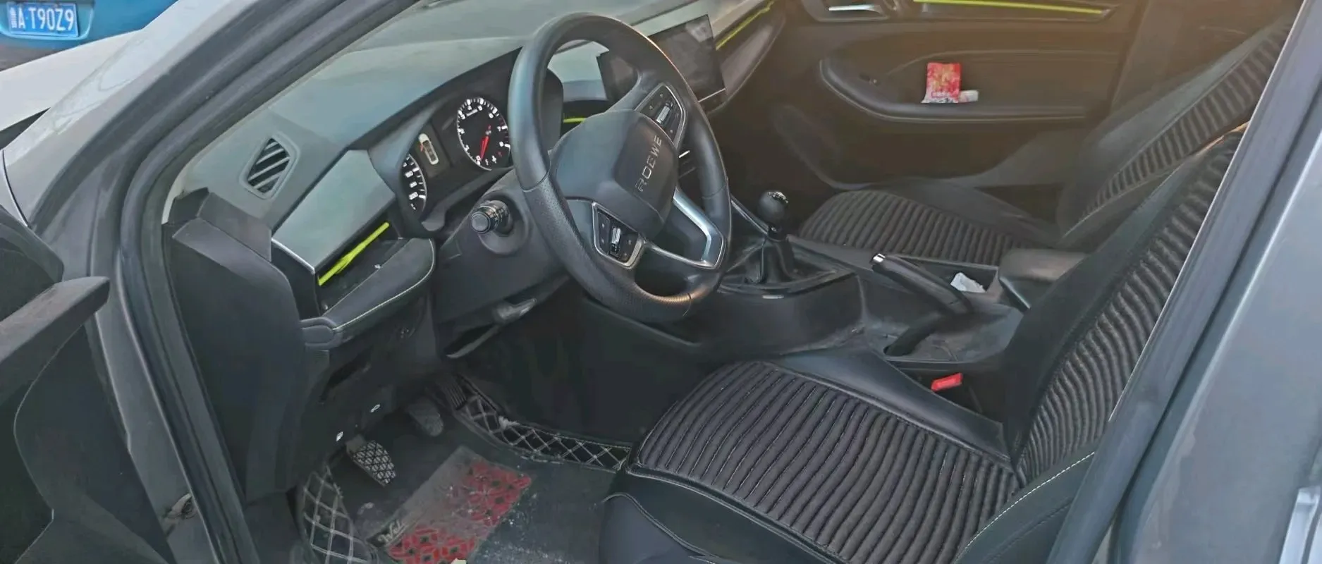 2021 Roewe i5 1.5L 120HP L4 5MT,autocango,china used car exporter,china ev exporter,chinese used car exporter,chinese used ev exporter