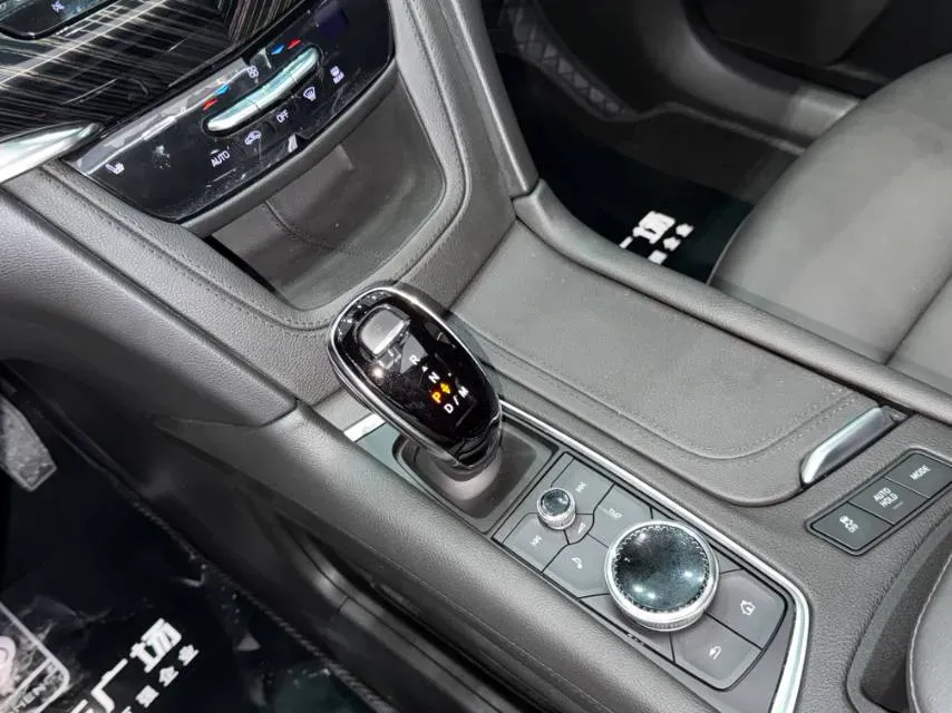 2022 Cadillac XT6 2.0T 237HP L4 9AT,autocango,china used car exporter,china ev exporter,chinese used car exporter,chinese used ev exporter