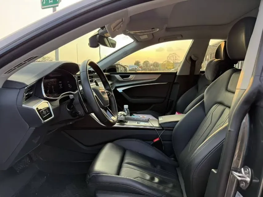 2023 Audi A7 2.0T 265HP L4 7DCT,autocango,china used car exporter,china ev exporter,chinese used car exporter,chinese used ev exporter