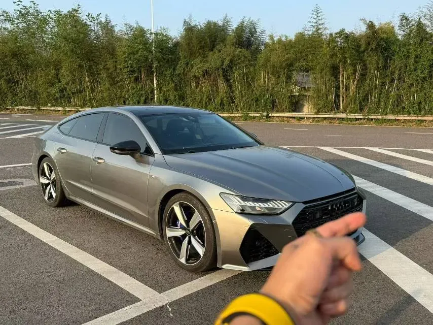 2023 Audi A7 2.0T 265HP L4 7DCT,autocango,china used car exporter,china ev exporter,chinese used car exporter,chinese used ev exporter