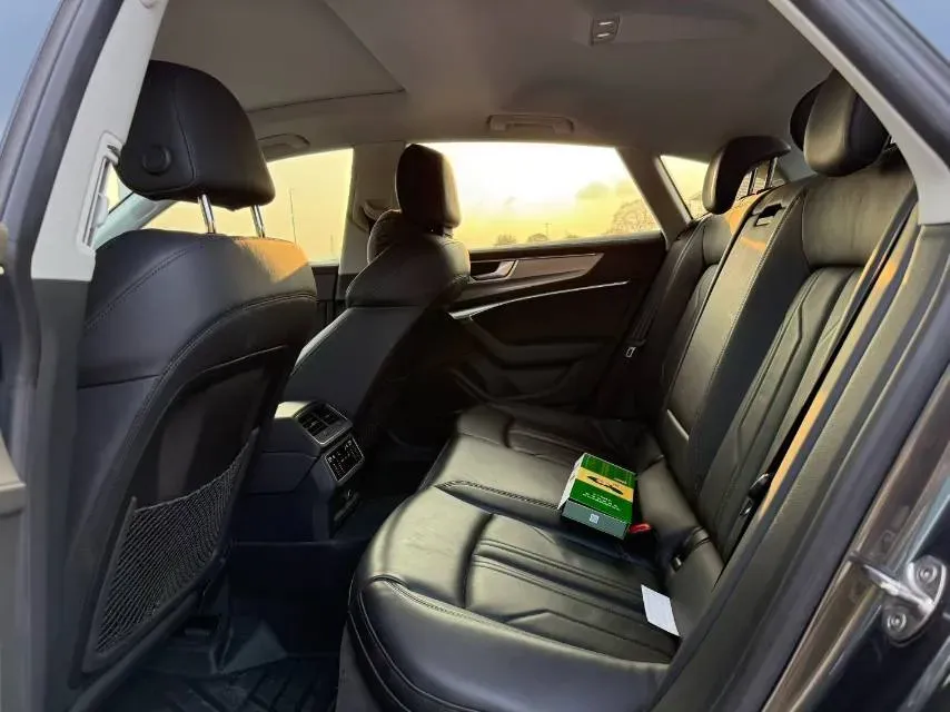 2023 Audi A7 2.0T 265HP L4 7DCT,autocango,china used car exporter,china ev exporter,chinese used car exporter,chinese used ev exporter