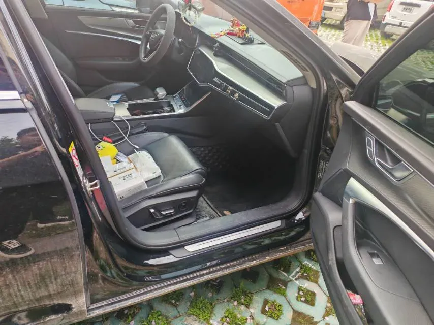 2024 Audi A6L 2.0T 245HP L4 7DCT,autocango,china used car exporter,china ev exporter,chinese used car exporter,chinese used ev exporter