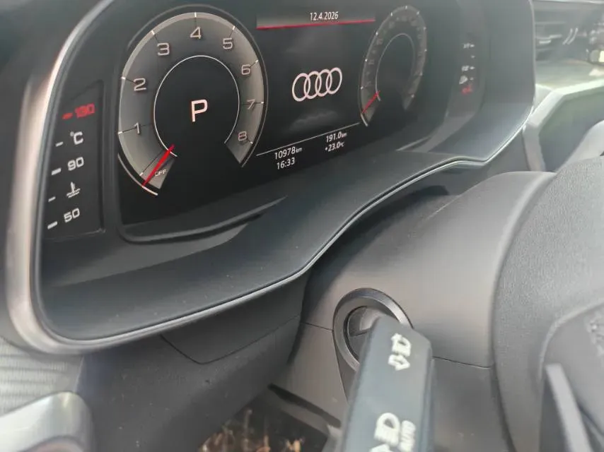 2024 Audi A6L 2.0T 245HP L4 7DCT,autocango,china used car exporter,china ev exporter,chinese used car exporter,chinese used ev exporter