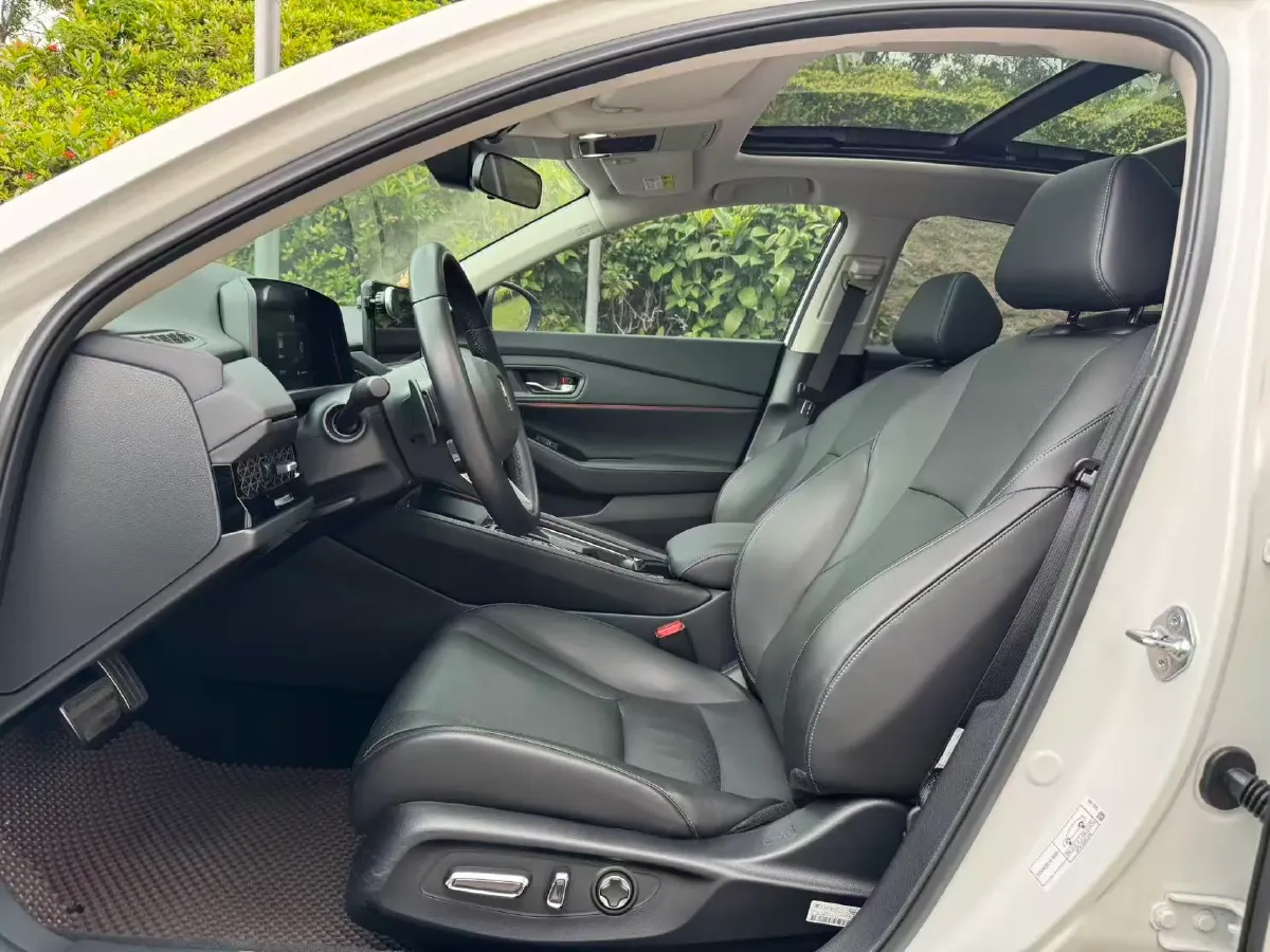 2023 Honda Accord 2.0L 148HP L4 E-CVT PHEV 17.7KWH,autocango,china used car exporter,china ev exporter,chinese used car exporter,chinese used ev exporter