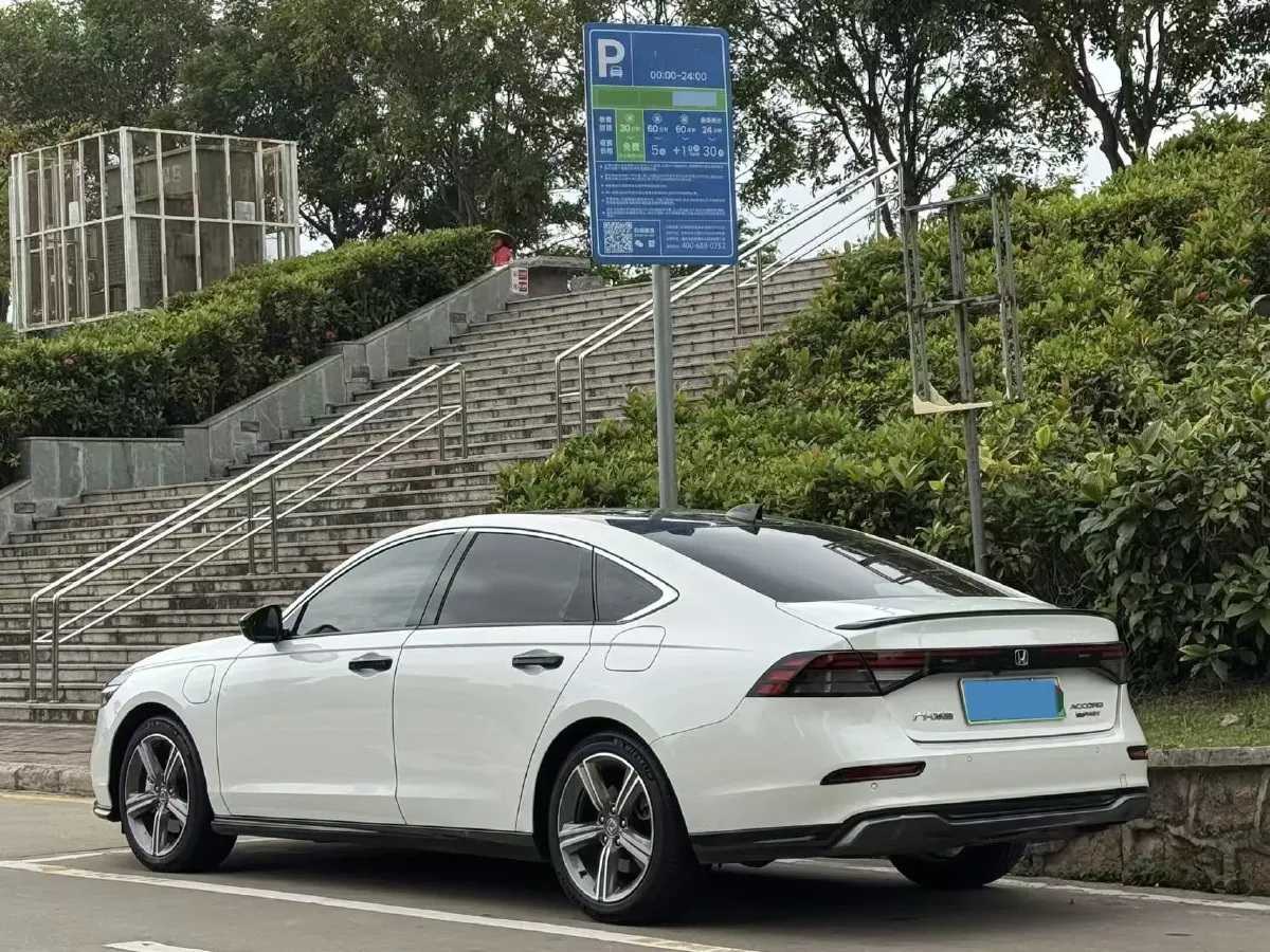 2023 Honda Accord 2.0L 148HP L4 E-CVT PHEV 17.7KWH,autocango,china used car exporter,china ev exporter,chinese used car exporter,chinese used ev exporter