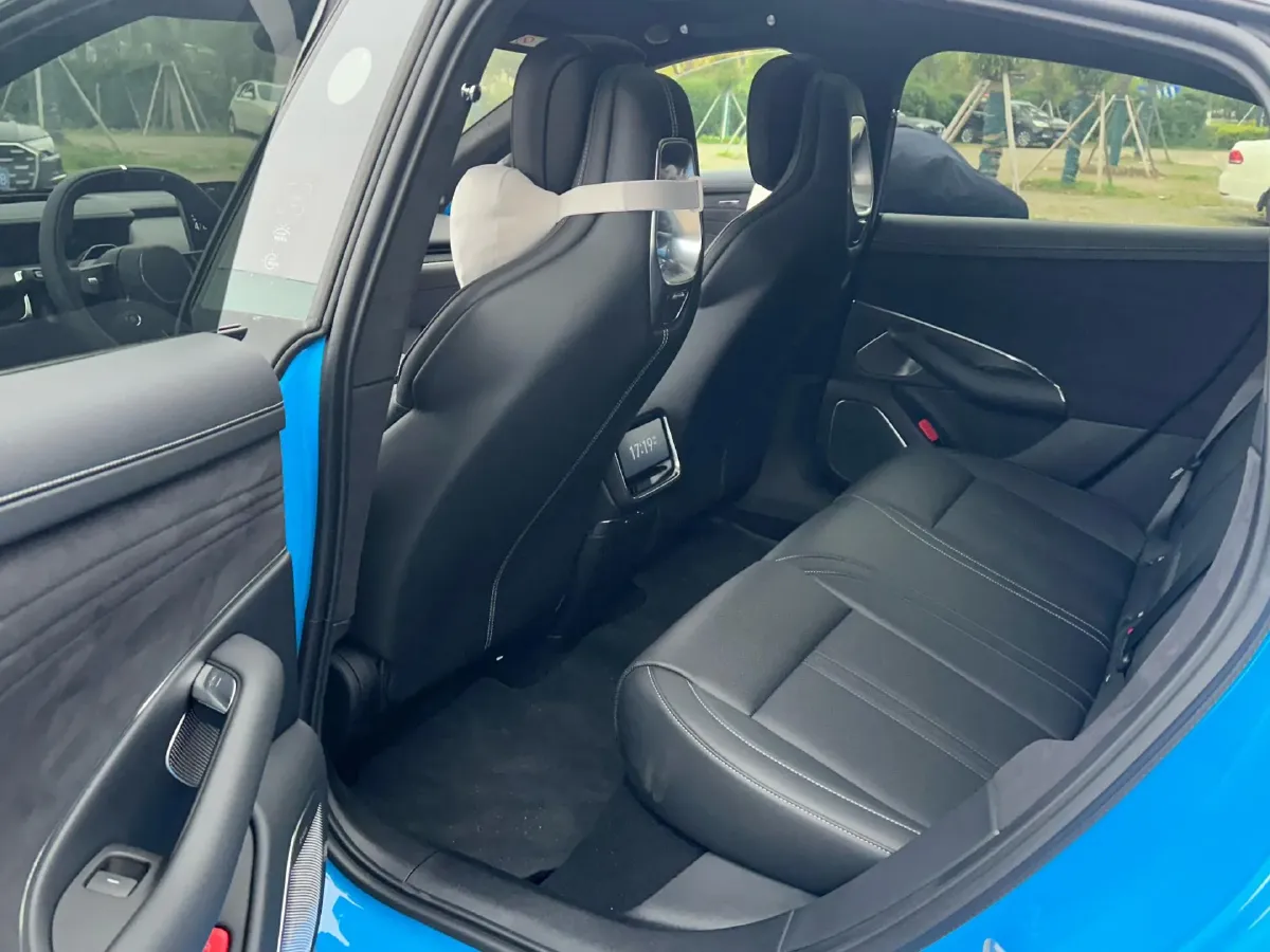 2026 Avatr 07 1.5T 156HP L4 REEV,autocango,china used car exporter,china ev exporter,chinese used car exporter,chinese used ev exporter