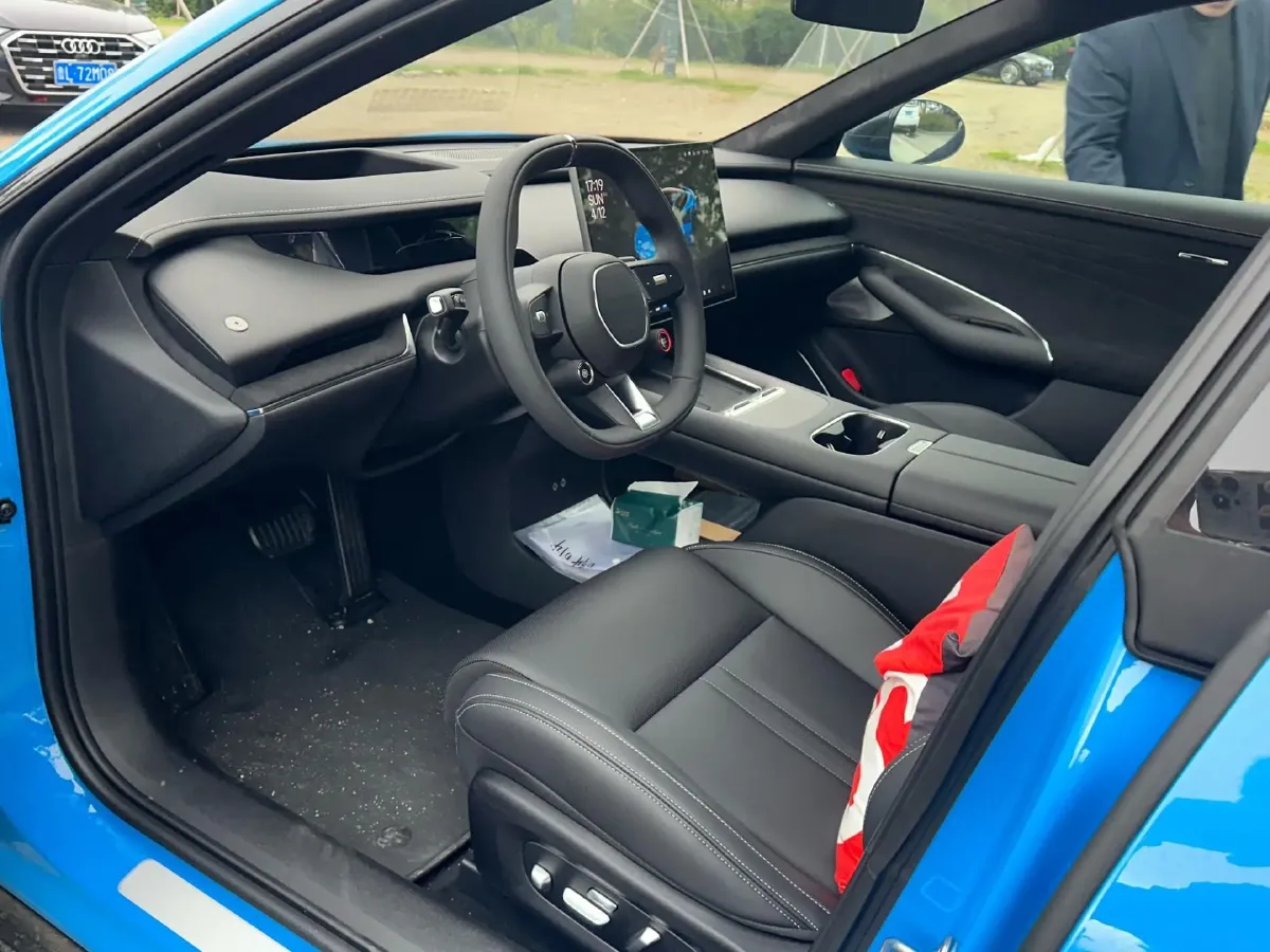 2026 Avatr 07 1.5T 156HP L4 REEV,autocango,china used car exporter,china ev exporter,chinese used car exporter,chinese used ev exporter