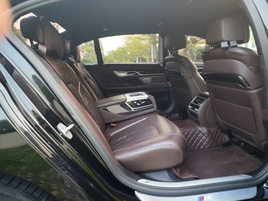 2019 BMW 7 Series 3.0T 340HP L6 8AT,autocango,china used car exporter,china ev exporter,chinese used car exporter,chinese used ev exporter